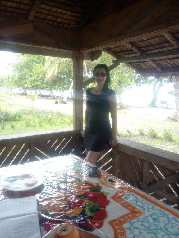 Dolphin View Beach Hotel Ndoma Exterior photo