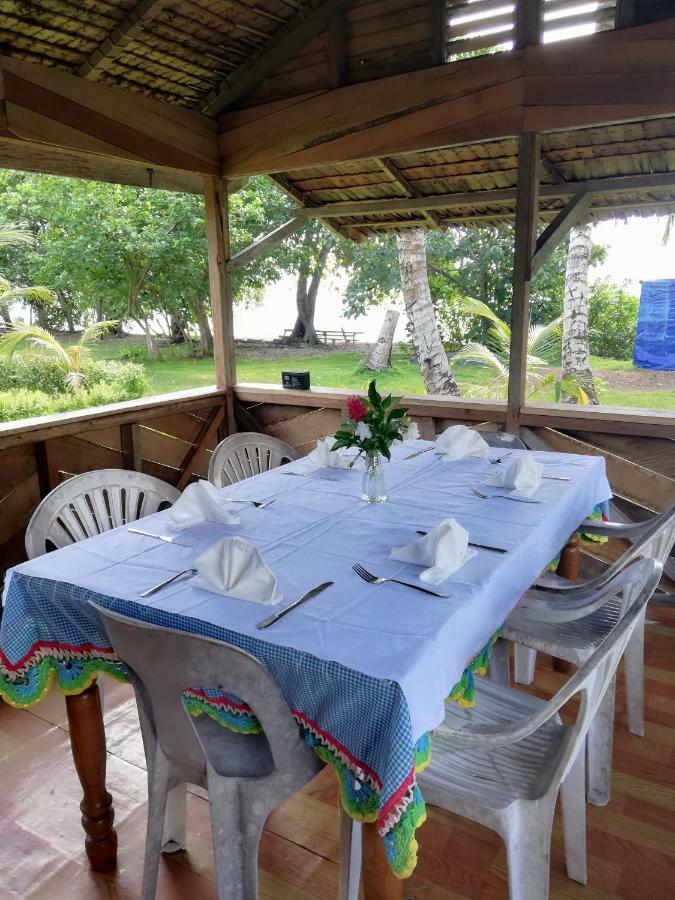 Dolphin View Beach Hotel Ndoma Exterior photo